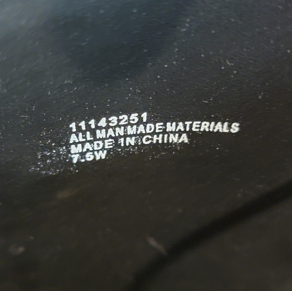 TORRID NWOT Black Scalloped Lace Knee High Boots Size 7.5W - Picture 8 of 10